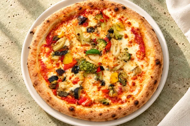 Pizza Vegetariana nach einer eigenen Cortina-Kartenaufnahme neu inszeniert